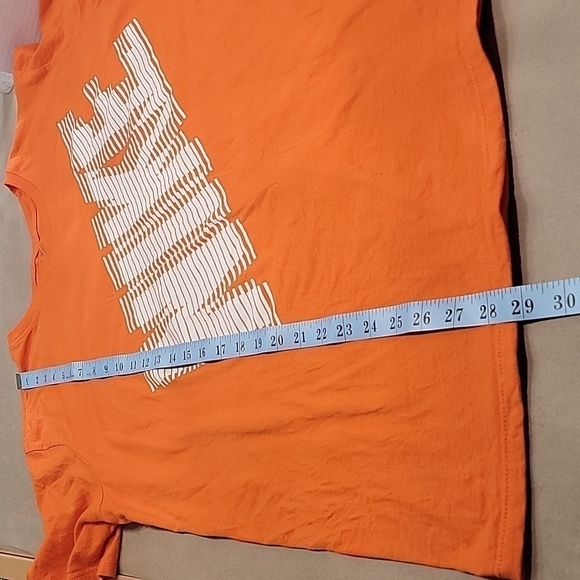 Nike, The Nike Tee, Athletic Cut, Size XL.  Orange. New Condition.  Never Worn. - Picture 4 of 7